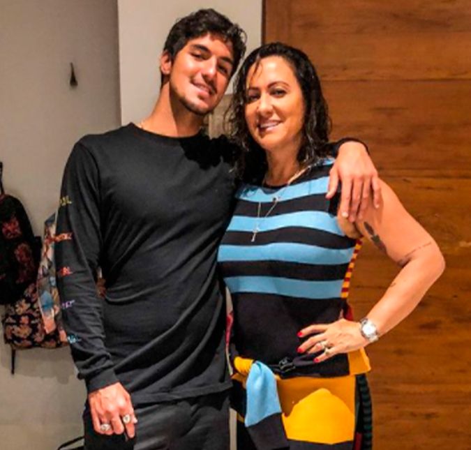 A mãe e o surfista se distanciaram após o casamento dele com Yasmin Brunet