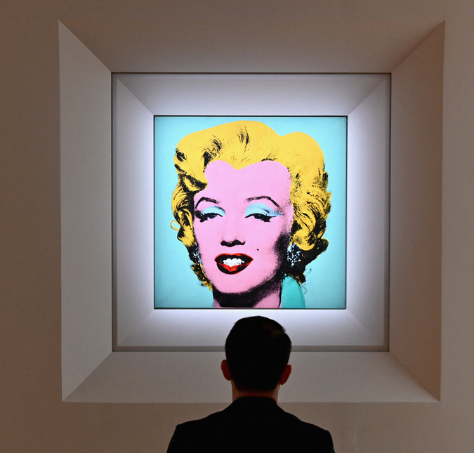 Quadro de Marilyn Monroe, feito por Andy Warhol, é leiloado por um bilhão de reais e se torna a peça mais cara do século 20