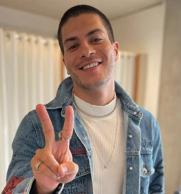 Arthur Aguiar decide se afastar das redes sociais: <i>Preciso de uns dias off de tudo pra esvaziar a minha cabeça</i>