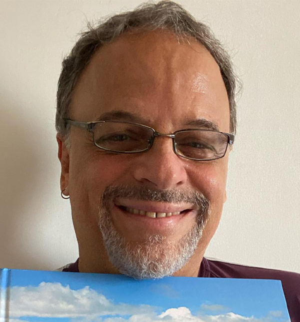 No ar em <i>Reis</i>, Marcos Breda sofre acidente de moto e quebra fêmur