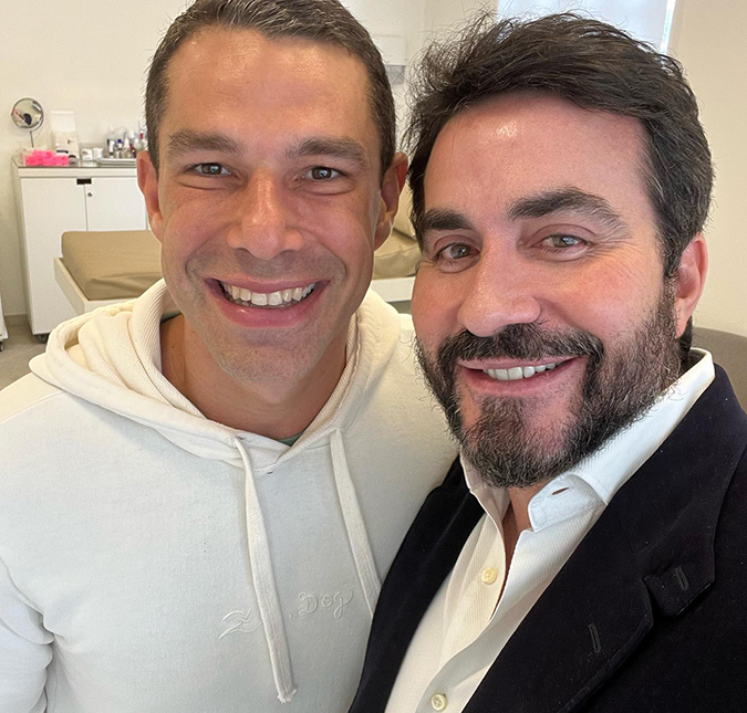 Após separação polêmica, ex de Wanessa Camargo posa com Padre Fábio de Melo e fala sobre fé