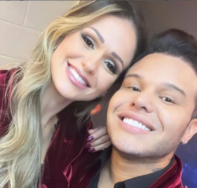 Tierry beija bailarina durante <i>Dança dos Famosos</i>, diz colunista