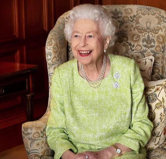 Rainha Elizabeth II surpreende pela disposição no evento do Jubileu de Platina, mas assessores reais alertam: <i>Tem dias bons e menos bons</i>