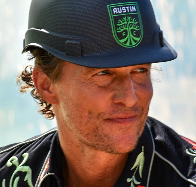 Após tiroteio em escola do Texas, Matthew McConaughey pede ação em carta aberta