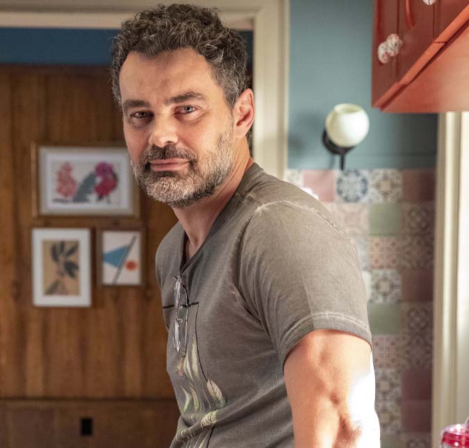 Carmo Dalla Vecchia fala da importância do seu personagem em <i>Cara e Coragem</i> na luta contra o machismo