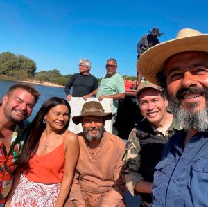 Dira Paes compartilha imagens dos bastidores de <i>Pantanal</i> ao lado de Almir Sater e Marcos Palmeira; veja!