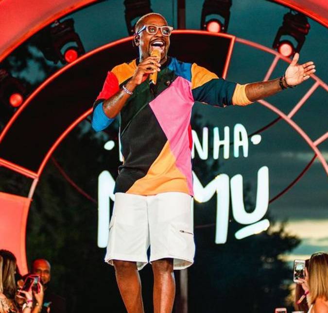 Com músicas inéditas e regravações, Mumuzinho lança <I>Resenha Do Mumu</i>: -<I>Tem uma energia muito f**da</i>