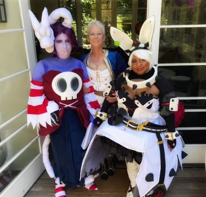 A atriz curtiu o casamento nada tradicional da filha que aconteceu no último domingo, dia 29