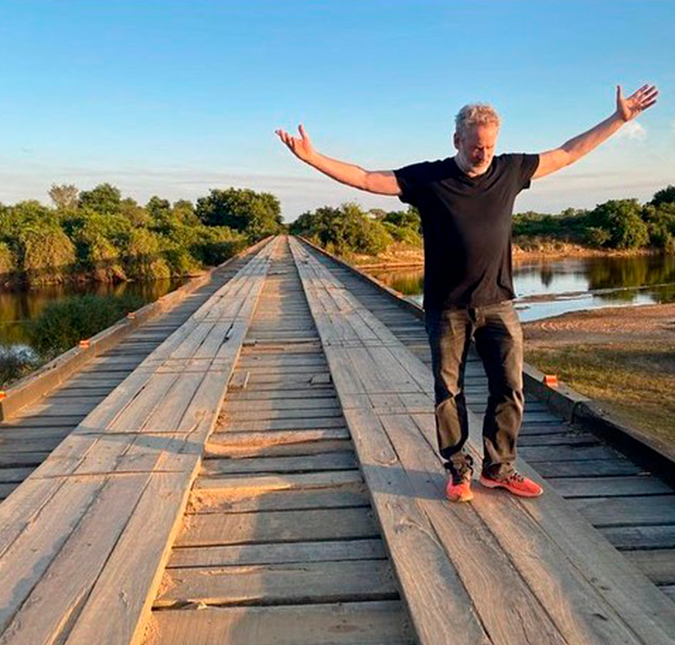Dan Stulbach comemora início de suas gravações para <i>Pantanal</i>: <i>Feliz de fazer parte</i>