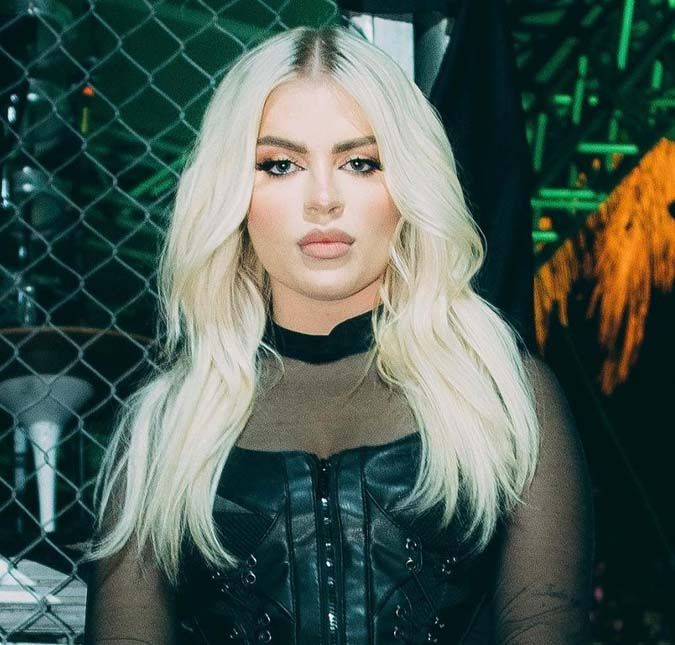 Nas redes sociais, a cantora ainda compartilhou curiosidades sobre a canção