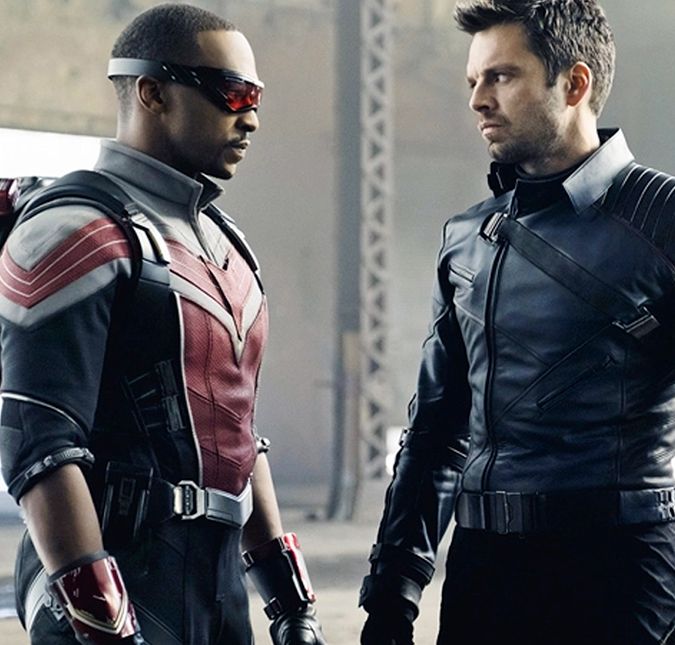 Todo herói possui um lado humano também, com uma rotina, amigos e família. Com a série de TV é possível conhecer esse lado mais divertido desses personagens, que antes de acionarem seus poderes, são pessoas comuns, como Bucky Barnes e Sam Wilson, em Falcão e Soldado Invernal, da Disney+.