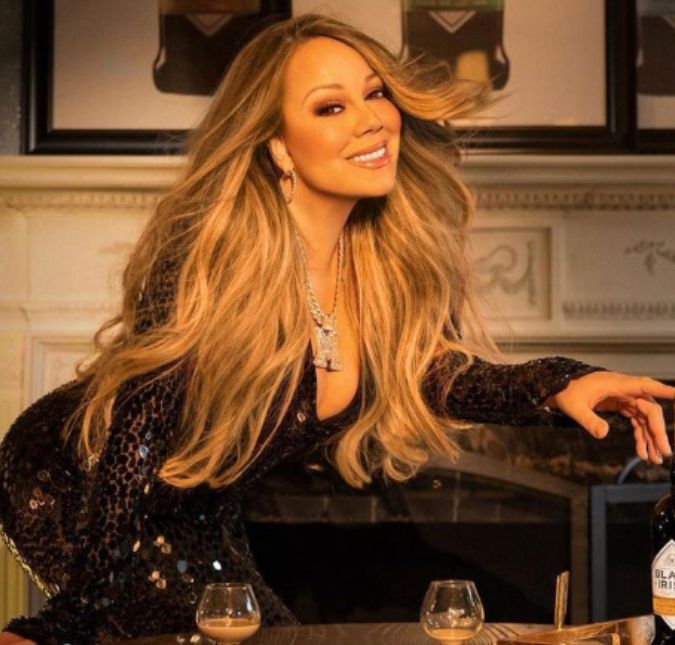 Mariah Carey está sendo acusada de plágio por seu maior hit natalino, entenda! Se perder o processo, a cantora terá que pagar mais de 96 milhões de reais para um artista