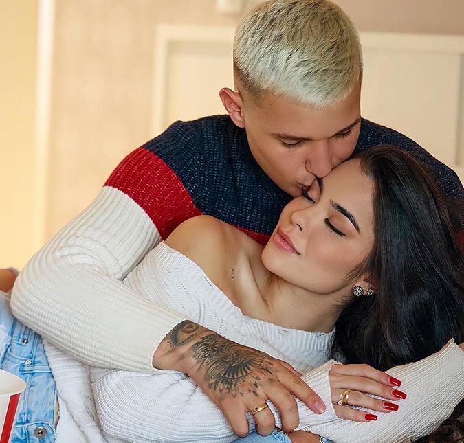 Voltaram! MC Gui e Beatriz Michelle reatam relacionamento e se declaram! O casal estava noivo mas acabaram terminando após a participação do cantor em A Fazenda