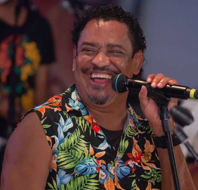 Parece que além de problemas com o filho, o cantor agora vai ter dor de cabeça com um colunista