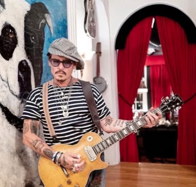 Enquanto isso, Amber Heard está na corda bamba em relação ao novo filme de Aquaman