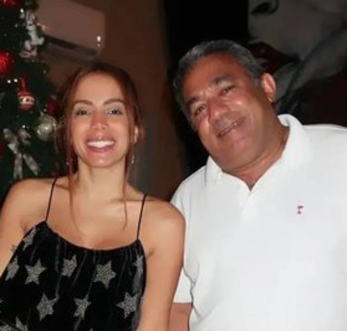 Pai de Anitta abre o coração após passar por cirurgia e confessa: <I>Sempre mal</i>