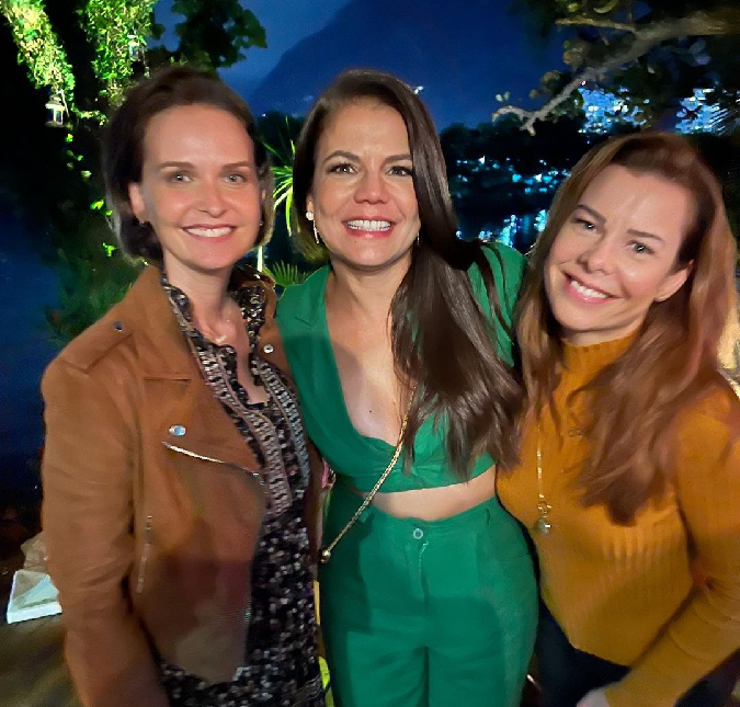 Fernanda Souza aparece em foto com Nivea Stelmann e Fernanda Rodrigues em festa de Bruno de Luca