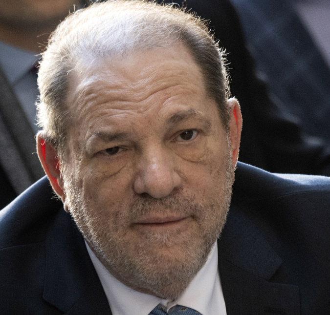 Harvey Weinstein é acusado de atentado ao pudor no Reino Unido