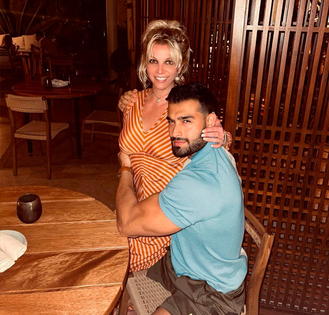 No dia do casamento, ex-marido de Britney Spears teria tentado invadir o quarto da cantora