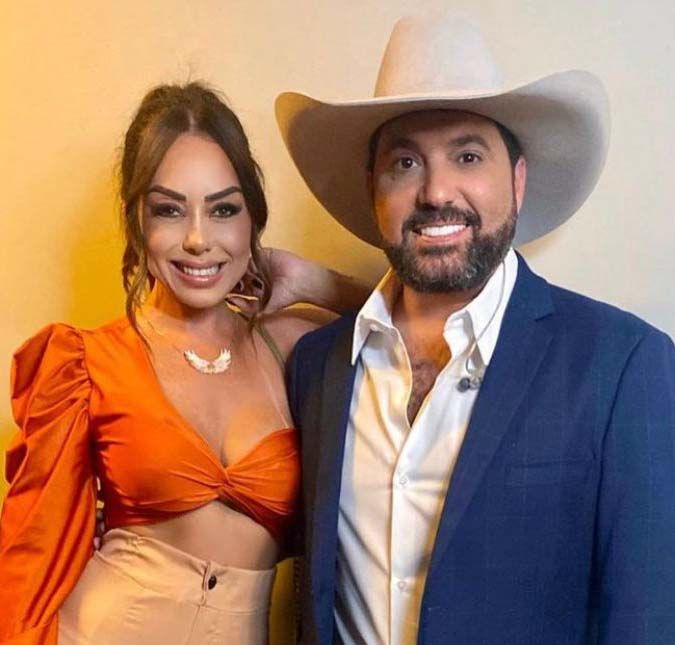 Em entrevista exclusiva, Deia relembrou o pedido de namoro e revelou quem é o mais ciumento
