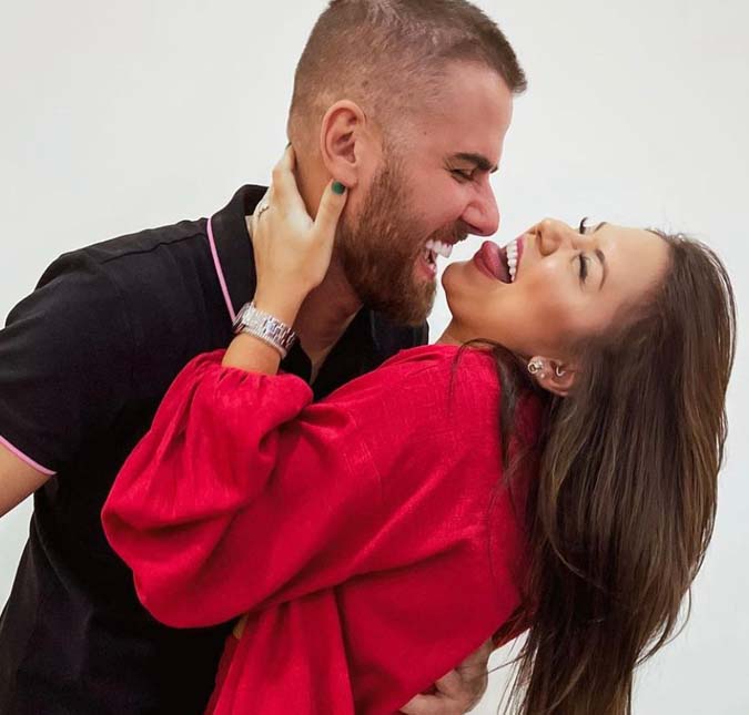 Natália Toscano relembra pedido de namoro de Zé Neto: <i>Tocou viola com o braço quebrado</i>