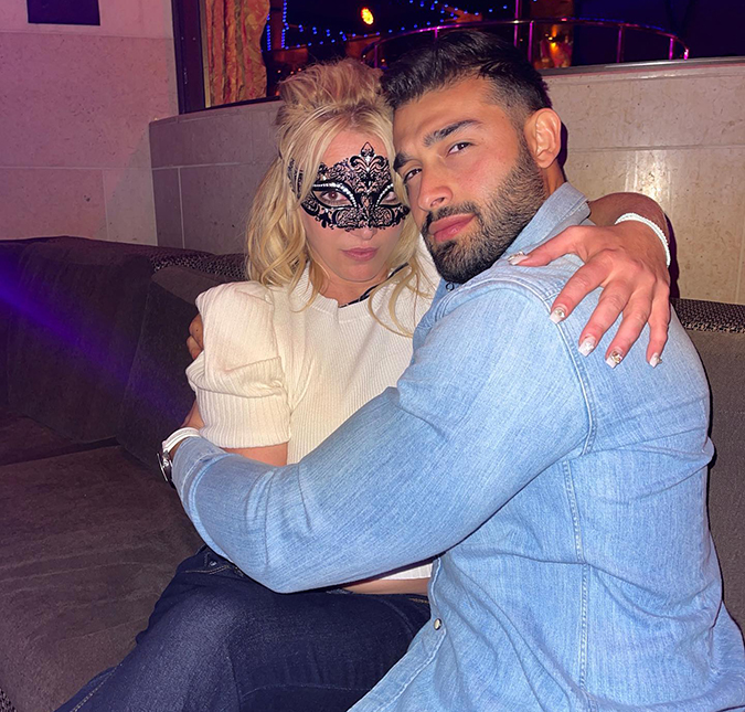 Britney Spears e Sam Asghari não planejaram lua de mel ainda, diz <i>site</i>