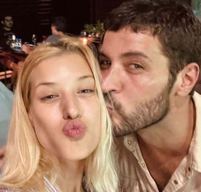 O ator revelou que fica constrangido quando ele e sua filha são confundidos como casal