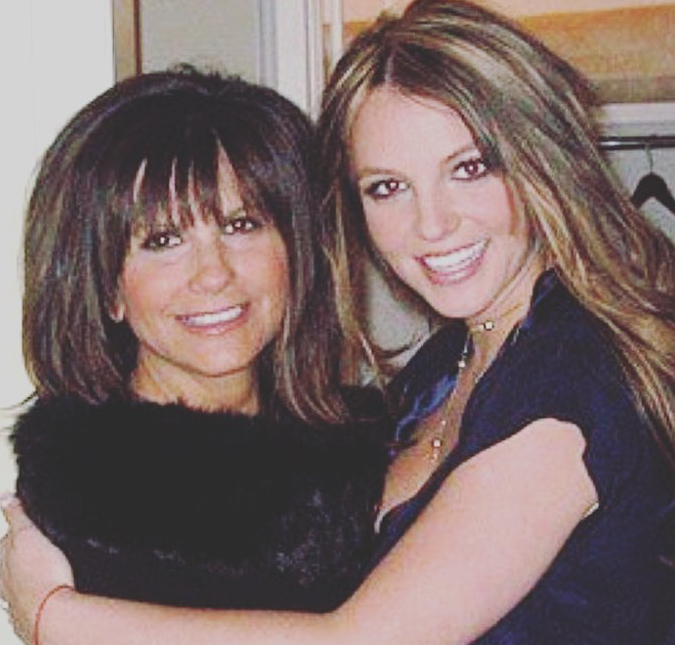 Após não ser convidada para casamento, mãe de Britney Spears quebra silêncio e manda recado para filha