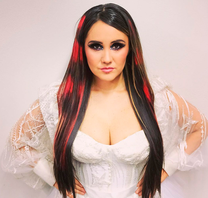 Dulce Maria desabafa após contas oficiais do <i>RBD</i> ignorarem tributo da cantora ao grupo