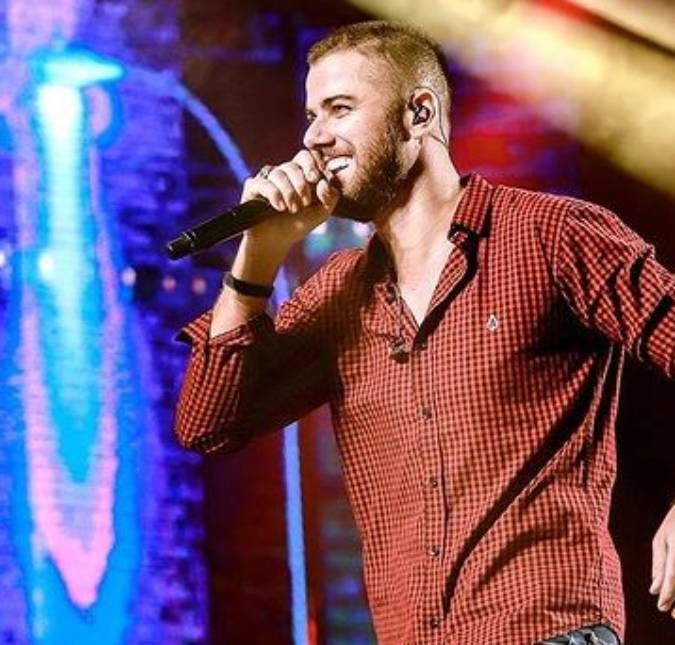 Zé Neto, da dupla com Cristiano, anuncia volta de shows: - Estamos chegando Há cerca de duas semanas, o cantor revelou que havia quebrado três costelas