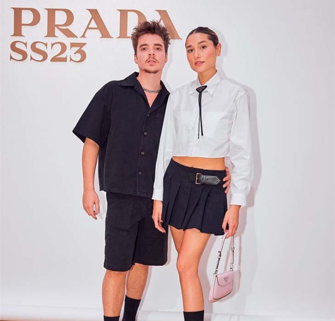 Não negam o amor! João Figueiredo comemorou seu aniversário de 22 anos de idade ao lado da esposa em Milão, na Itália. O casal estava na cidade para um desfile da Prada e Sasha não deixou o dia especial do marido passar em branco. Nas redes sociais, ela não poupou palavras para demonstrar todo seu amor: Todo o dia é dia de celebrar você! Você é a pessoa mais especial que já conheci! Eu amo tudo em você, sabia? Seu coração puro, seus olhos verdes aquarela, sua risada, seu cheiro, sua voz! Nunca imaginei que poderia amar alguém tanto assim! E todos os dias me apaixono mais um pouquinho. Obrigada por me fazer a mulher mais feliz desse mundo, por ser meu parceiro, por sempre me acordar com cheiros e beijos, por fazer cafuné toda noite até eu dormir! A modelo usou um compilado de vídeos super fofos dos dois para comemorar o momento e finalizou dizendo: Meu João, meu maior desejo é te fazer feliz. E o cantor não deixou de comentar a publicação agradecendo a amada: Você é o maior presente da minha vida! Te amo, te amo! Não negam o amor! João Figueiredo comemorou seu aniversário de 22 anos de idade ao lado da esposa em Milão, na Itália. O casal estava na cidade para um desfile da Prada e Sasha não deixou o dia especial do marido passar em branco. Nas redes sociais, ela não poupou palavras para demonstrar todo seu amor: Todo o dia é dia de celebrar você! Você é a pessoa mais especial que já conheci! Eu amo tudo em você, sabia? Seu coração puro, seus olhos verdes aquarela, sua risada, seu cheiro, sua voz! Nunca imaginei que poderia amar alguém tanto assim! E todos os dias me apaixono mais um pouquinho. Obrigada por me fazer a mulher mais feliz desse mundo, por ser meu parceiro, por sempre me acordar com cheiros e beijos, por fazer cafuné toda noite até eu dormir! A modelo usou um compilado de vídeos super fofos dos dois para comemorar o momento e finalizou dizendo: Meu João, meu maior desejo é te fazer feliz. E o cantor não deixou de comentar a publicação agradecendo a amada: Você é o maior presente da minha vida! Te amo, te amo!