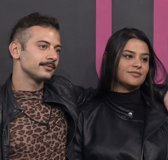 Cartolouco e Gabriella Augusto também causaram no reality. O casal já foi eliminado, mas enquanto estava na casa arrumou briga com Rogério e Baronesa. Do lado de fora do confinamento, os dois já declararam que pretendem processar os rivais por fake news