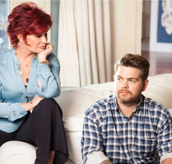 Jack Osbourne, filho de Sharon e Ozzy Osbourne, foi diagnosticado em 2012, quando tinha acabado de se tornar pai. Na época, ele chegou a ficar sem a visão. Jack Osbourne, filho de Sharon e Ozzy Osbourne, foi diagnosticado em 2012, quando tinha acabado de se tornar pai. Na época, ele chegou a ficar sem a visão.
