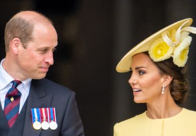Imprensa britânica contrata especialista em leitura labial para entender o que Kate Middleton falou para Príncipe William durante Jubileu de Platina