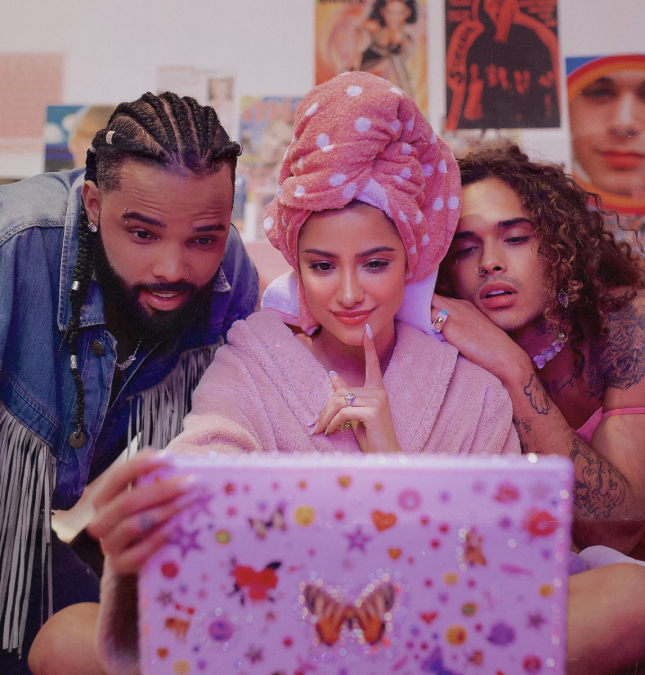 Com participação de Vitão e Mc Zaac, Letícia Hally conta bastidores do clipe <i>Gostei</i>