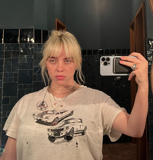 Billie Eilish revela que usou dublê no <i>Coachella</i>: - <i>Todos pensaram que era eu</i>