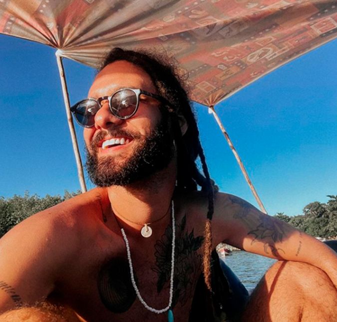 O cantor está lançando o projeto Várias Ondas com singles mensais