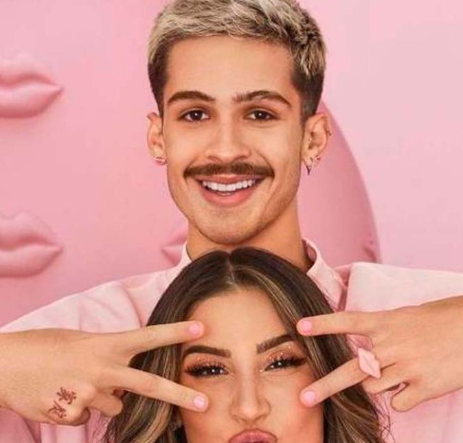 Desde que terminou com Jade Picon, o ator tem aproveitado muito a solteirice. O affair mais recente foi com Bianca Andrade, sete anos mais velha do que ele. Sou mãe, dona de empresa e é por isso que quando me dá vontade de dar uns beijinhos, vou lá e dou, disse Boca Rosa quando a ficada dos dois veio a público.