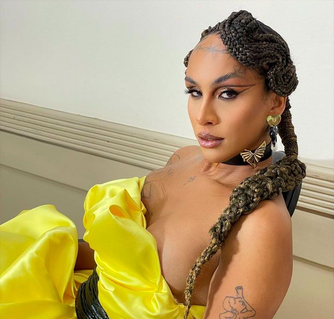 A cantora concedeu entrevista ao podcast Podpah