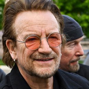 Vocalista do <i>U2</i>, Bono Vox revela ter descoberto irmão: -<i>Estou em paz com isso</i>