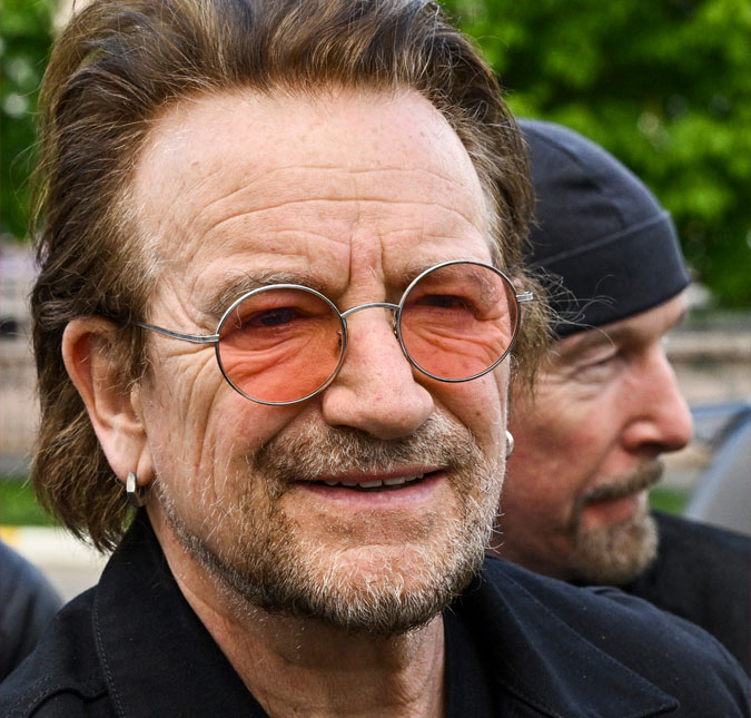 Vocalista do <i>U2</i>, Bono Vox revela ter descoberto irmão: -<i>Estou em paz com isso</i>
