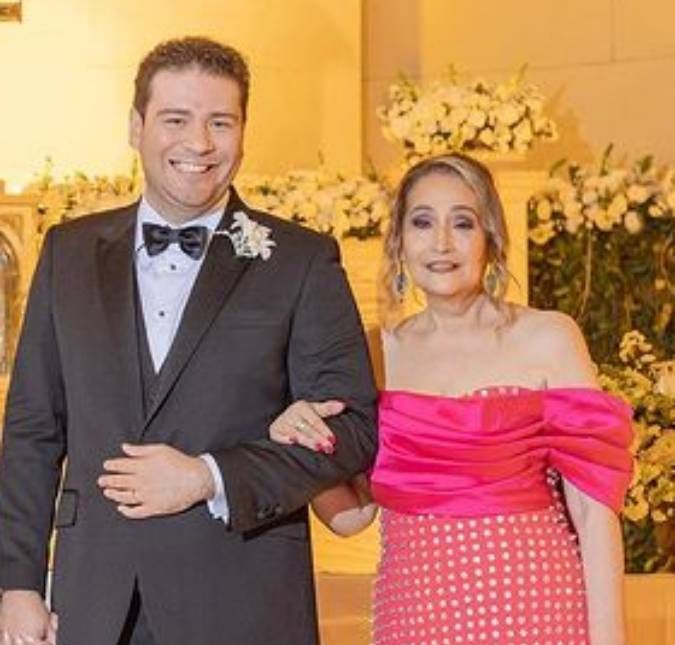 A apresentadora mostrou detalhes da cerimônia nas redes sociais