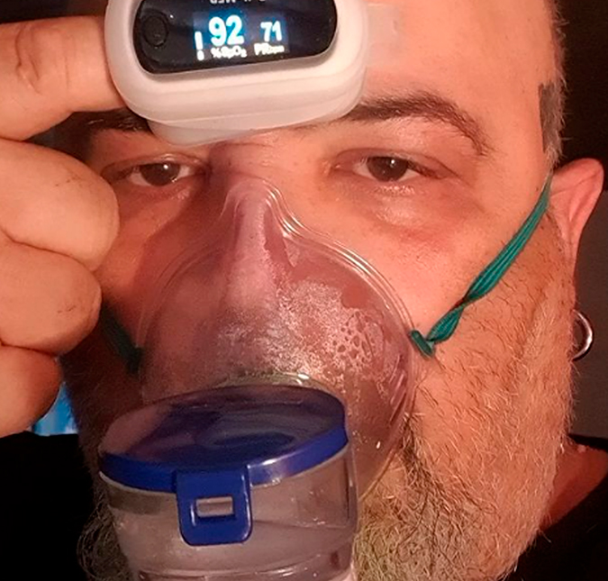 João Gordo tem insuficiência respiratória e culpa o uso de drogas: <I>Pulmãozinho véio de guerra</i>