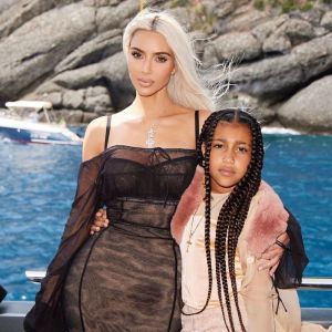 Kim Kardashian promove festa de aniversário luxuosa e inusitada para North West. Confira outras extravagâncias dos famosos
