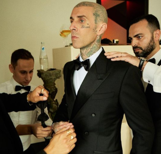 Travis Barker fala publicamente pela primeira vez sobre problema de saúde