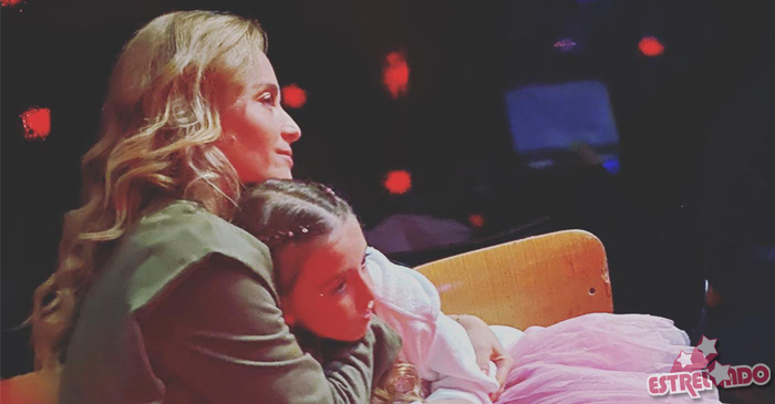Angélica se declara após Luciano Huck se apresentar ao lado da filha, Eva: Emoção e amor