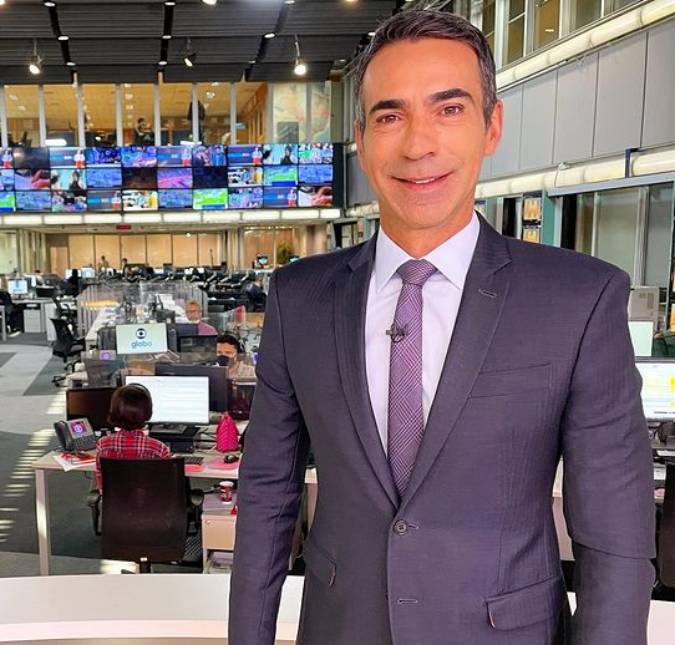 Cesar Tralli comemora volta ao <i>Jornal Hoje</i> após férias com a família