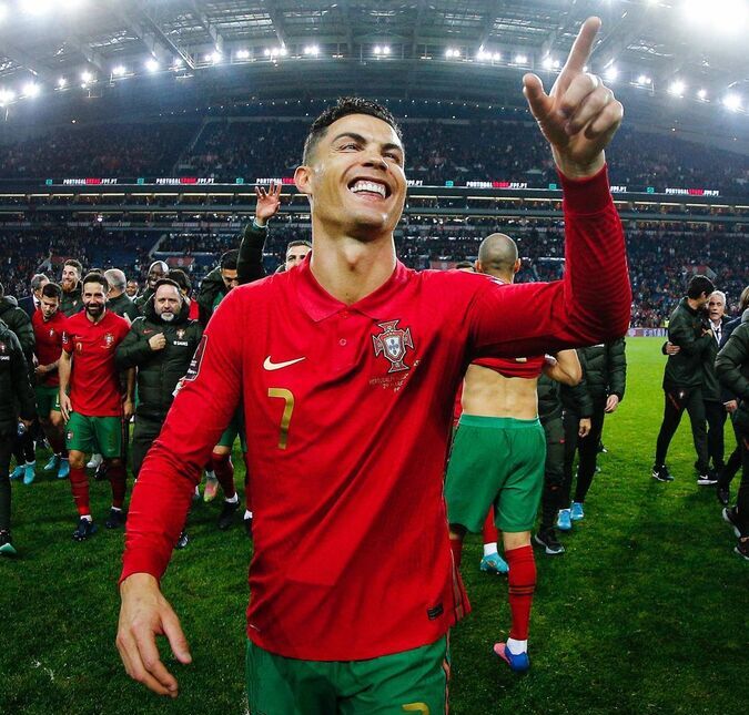 Cristiano Ronaldo teria colocado botox no pênis, diz jornal espanhol
