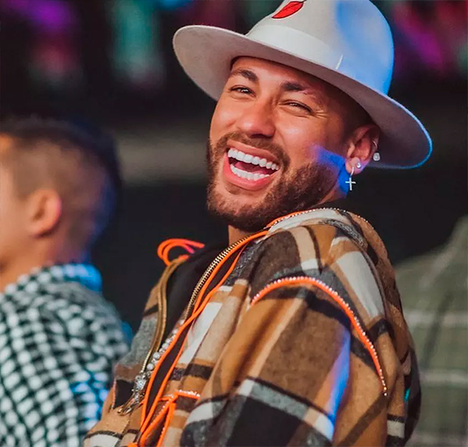 Após temporada de férias, Neymar Jr. avisa que está focado: <I>Temos um trofeuzinho para buscar</I>