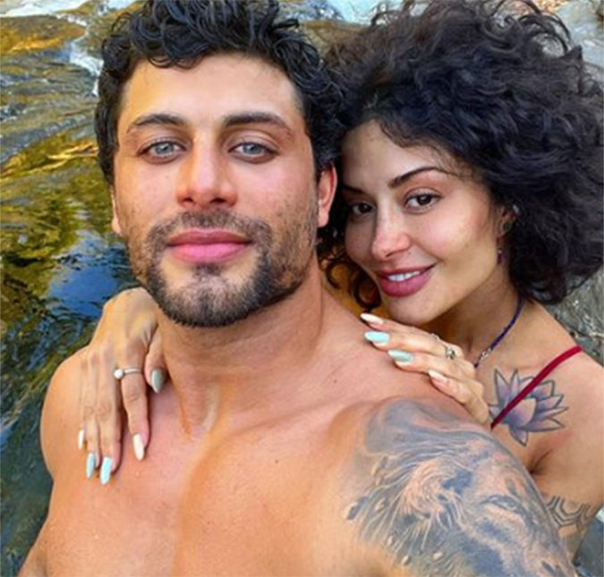 Após polêmica, Aline Campos posta primeira foto de casal com Jesus Luz e se declara: <i>Certas coisas na vida não tem como explicar</i>
